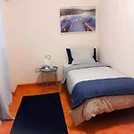 Coast apartment,5 people,wifi,150 metres sea